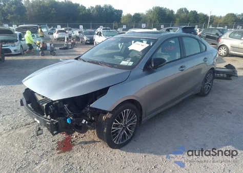 2023 Kia Forte Gt Line z USA, uszkodzony, nr VIN 3KPF54AD4PE588989